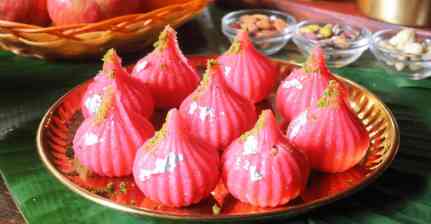 Pink Modak Recipe: बिना गैस और चाशनी के 5 मिनट में बनाएं बप्पा के लिए गुलाबी मोदक