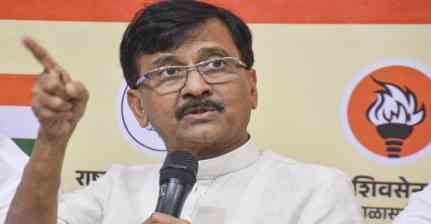 SIR विवाद: ‘ज्ञानेश कुमार जेल जाएंगे’ वाले बयान से गरमाई सियासत, चुनाव आयोग के भीतर की आपत्तियों पर संजय राउत का हमला