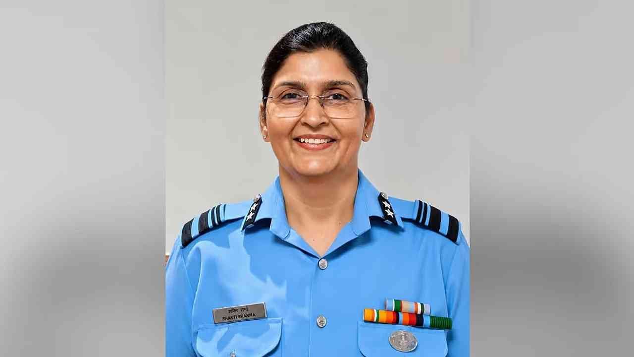 IAF में इतिहास रचने वाली शक्ति शर्मा कौन हैं? 30 साल की सेवा के बाद बनीं पहली महिला एयर वाइस मार्शल
