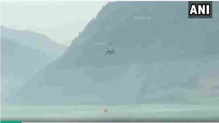जोशीमठ-बद्रीनाथ के बीच हेलिकॉप्टर हादसे की आशंका, 6 लोग थे सवार; खराब मौसम के कारण एक दिन पहले बंद थीं सेवाएं