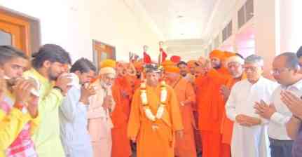 विजयादशमी पर गोरक्षपीठाधीश्वर ने किया महायोगी गोरखनाथ का विशिष्ट पूजन, लोक कल्याण की प्रार्थना की