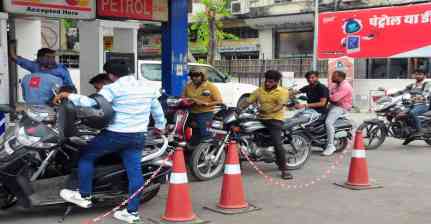 Centre scraps petrol export levy, raises diesel duty to Rs 11.5 per litre
