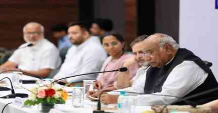 CEC Gyanesh Kumar: ‘जनता की अदालत’ में महाभियोग की तैयारी, INDIA गठबंधन की रामलीला मैदान में रैली
