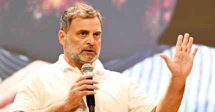 Form 6 विवाद पर राहुल गांधी का CEC ज्ञानेश कुमार पर हमला, सुप्रीम कोर्ट ने कहा- संशोधित फॉर्म को मंजूरी नहीं दी