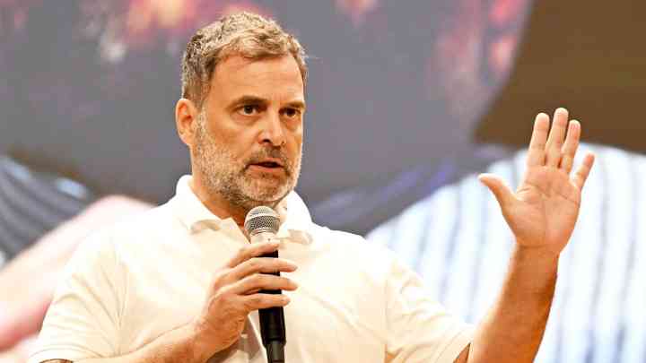 Form 6 विवाद पर राहुल गांधी का CEC ज्ञानेश कुमार पर हमला, सुप्रीम कोर्ट ने कहा- संशोधित फॉर्म को मंजूरी नहीं दी