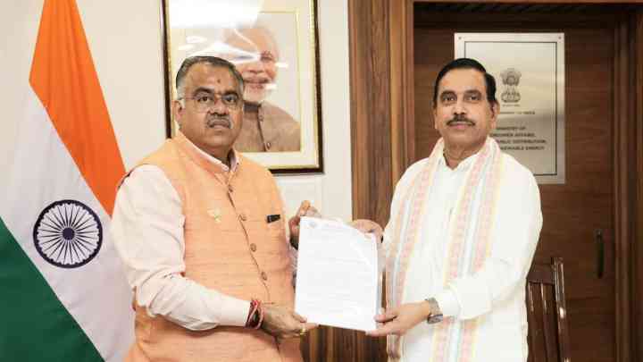 अमृतसर में केंद्रीय विश्वविद्यालय की मांग तेज, तरुण चुग ने केंद्रीय शिक्षा मंत्री से की मुलाकात