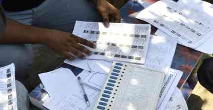 UP Voter List: पीलीभीत में 10 हजार से ज्यादा वोटर एंट्री में गड़बड़ी, CEO ने पूरे प्रदेश में जांच के दिए आदेश